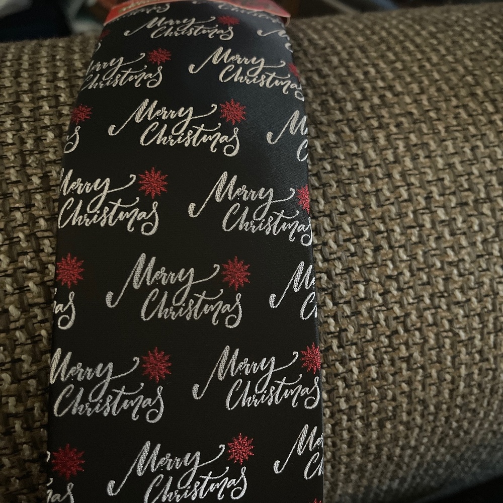 Holiday Traditions tie